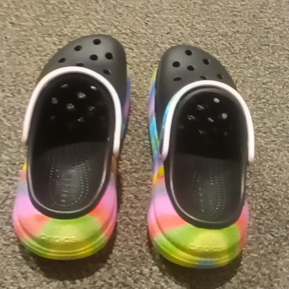 Brand new shoes that do not fit for my bunion. So either donation or sell here - Picture 2 of 4